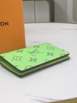 wholesale quality louis vuitton wallets 30301 multiple green