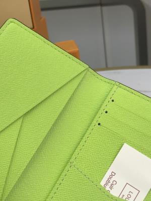 wholesale quality louis vuitton wallets 30301 multiple green