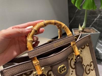 wholesale quality gucci ladies canvas bag with bamboo joint handle middle