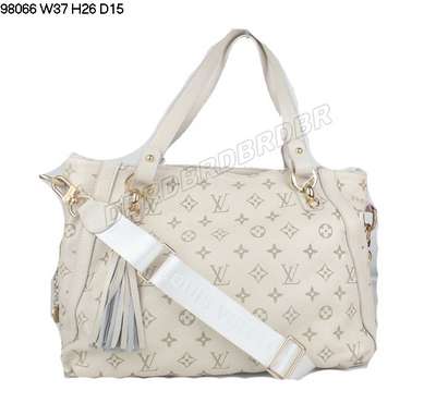 Louis Vuitton M98066 beige white