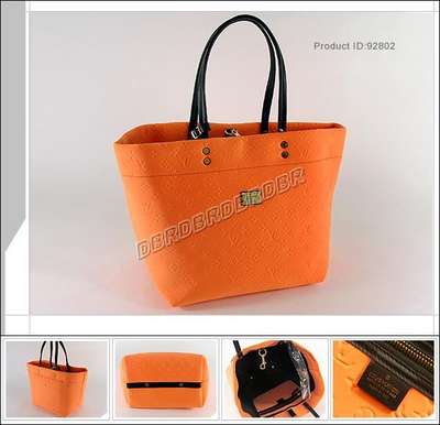 Louis Vuitton M92802 orange