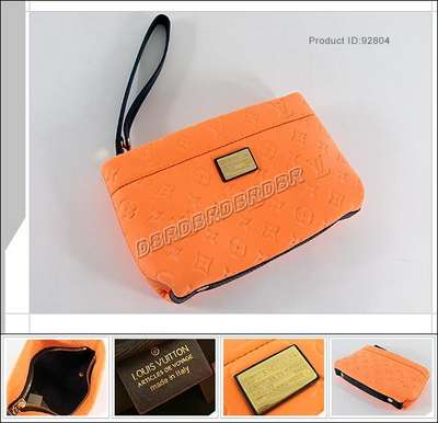 Louis Vuitton M92804 orange