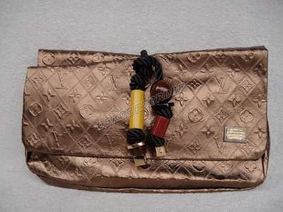 Louis Vuitton M95993 Clutch pink