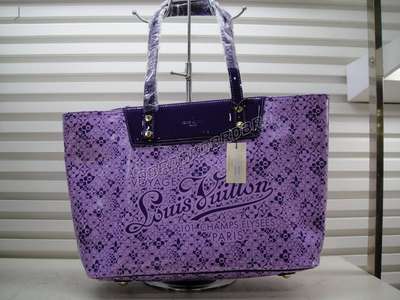 Louis Vuitton M93166 tote purple