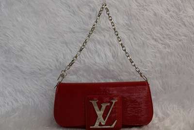 Louis Vuitton M93727 Red