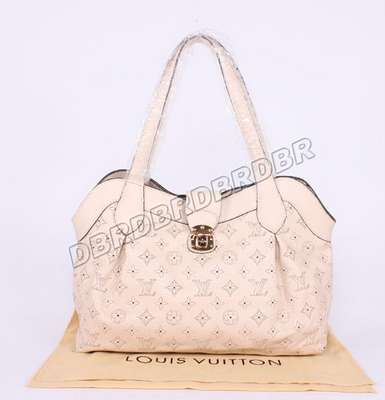 Louis Vuitton M93465 beige white