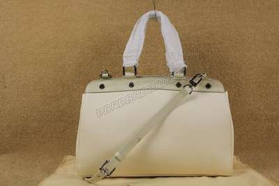 Louis Vuitton M91619 white