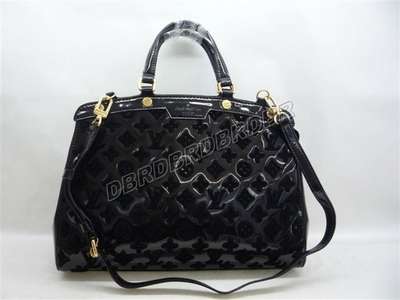 Louis Vuitton M40607 black
