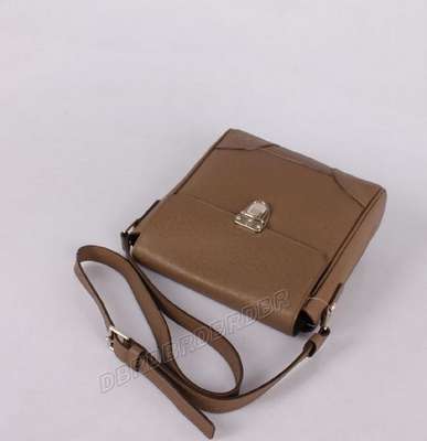 discount louis vuitton handbags taiga m31198 khaki wholesale